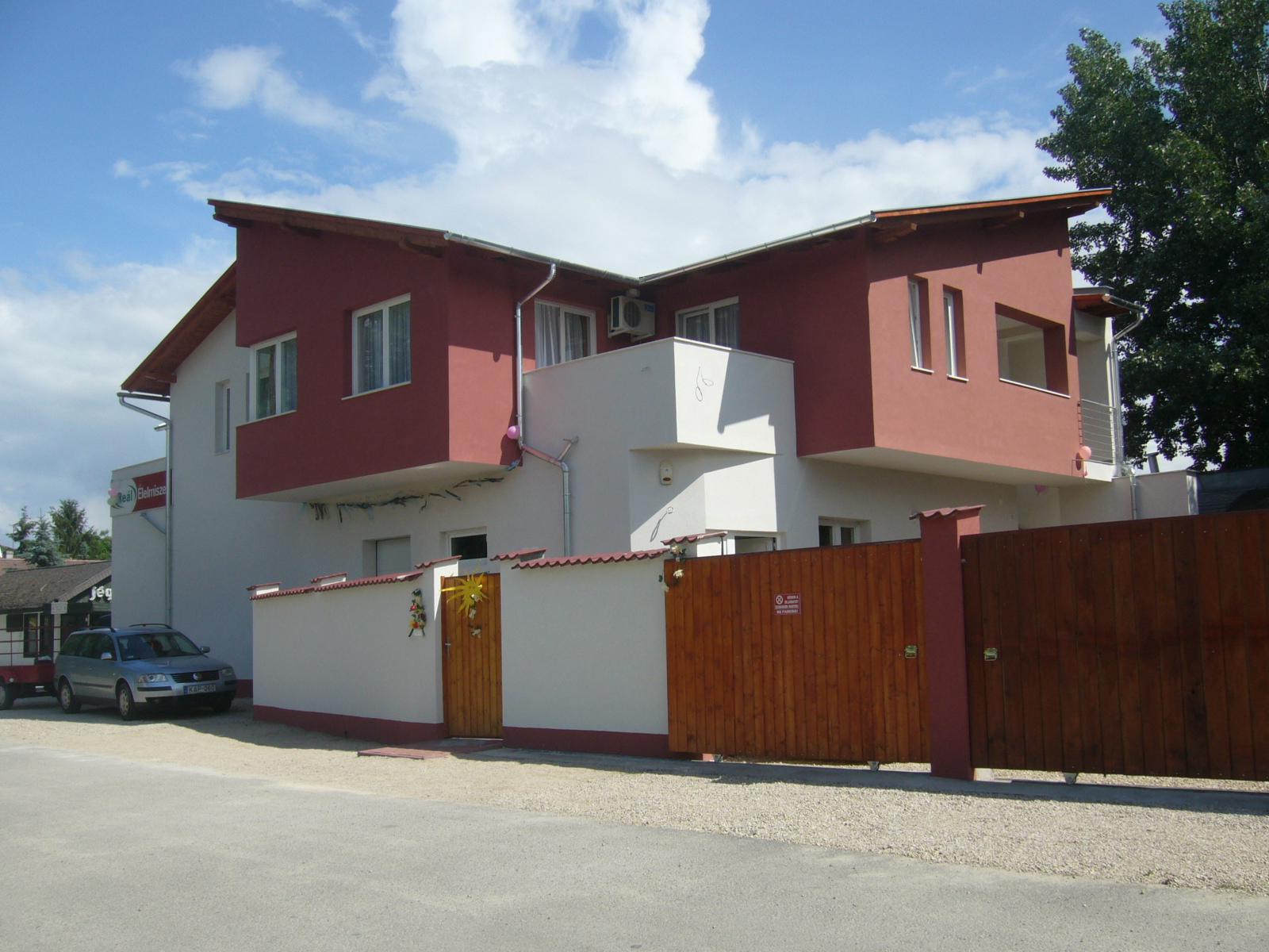 Lantos Apartmanház